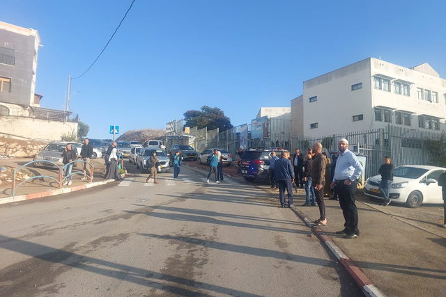 اطلاق نار على حارس مدرسة في عين ماهل واصابته بجراح خطيرة