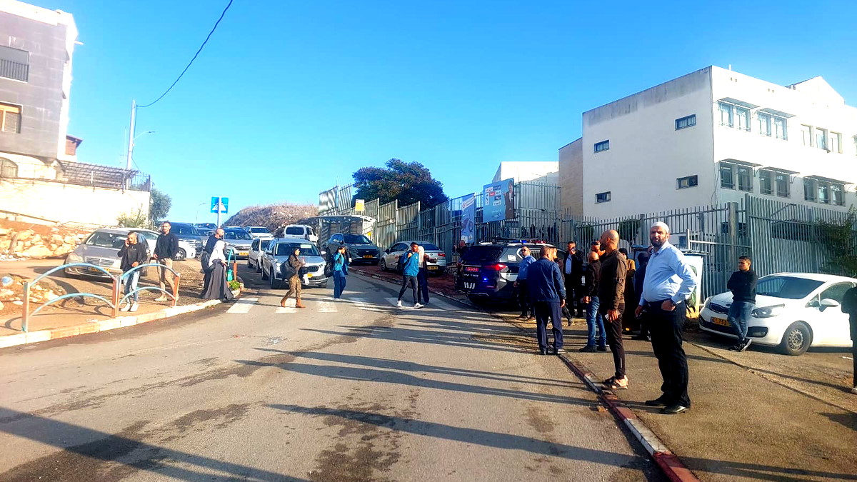 اطلاق نار على حارس مدرسة في عين ماهل واصابته بجراح خطيرة