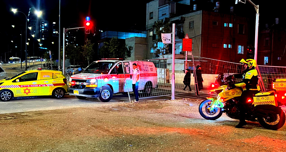 القدس: إصابة فتى بجراح خطيرة إثر تعرضه للدهس من قبل دراجة كهربائية 