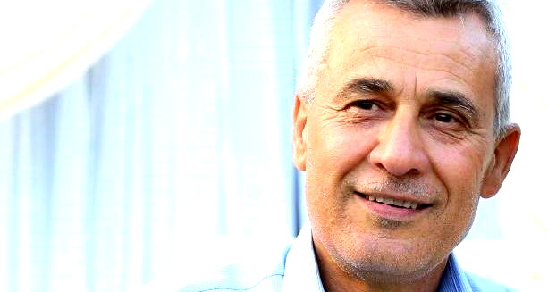 على هامش الغياب كتبتُ سُطوري 