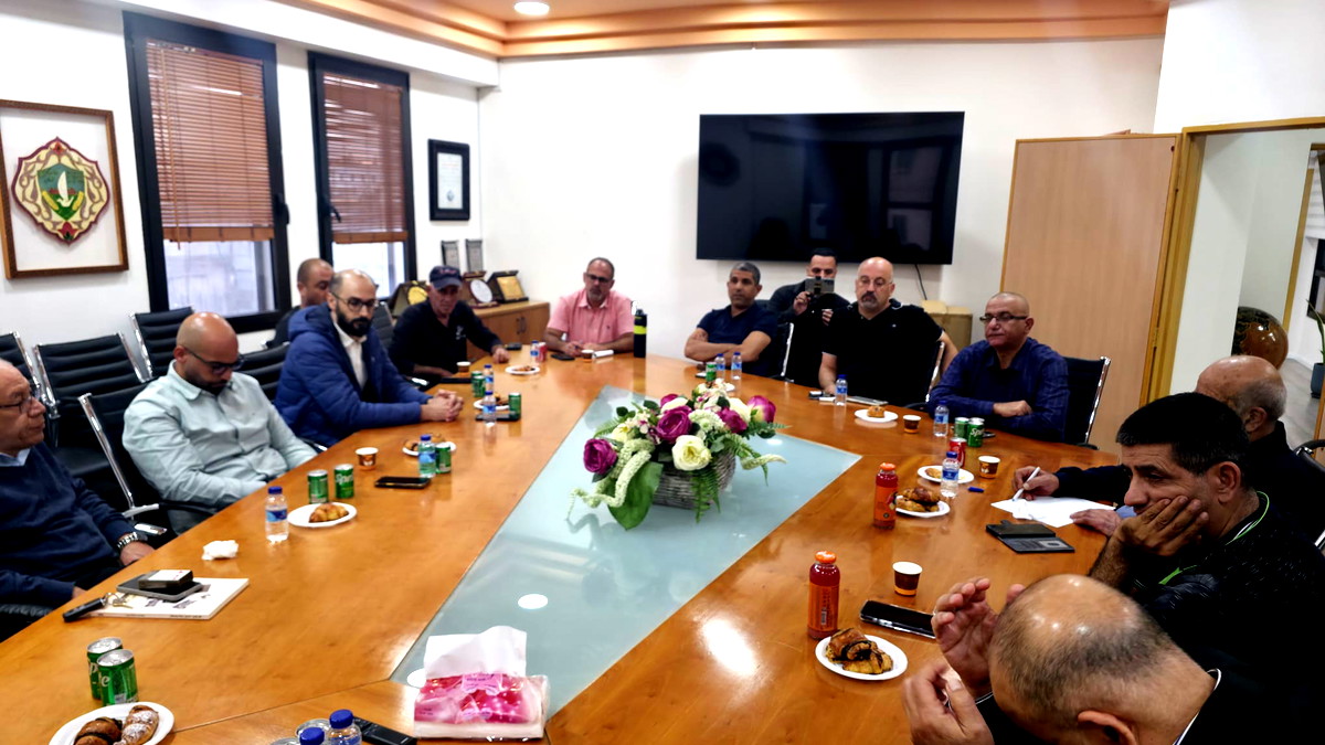 جلسة تشاورية مع طاقم المحامين في بلدية كفرقرع: خطوات قانونية وشعبية لمواجهة إشعارات الهدم