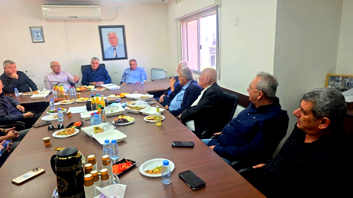 رؤساء سلطات محلية وشخصيات قيادية يجتمعون لبحث مستقبل القائمة المشتركة