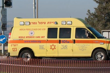 منطقة القدس: احالة شاب (38 عامًا) بحالة حرجة إلى المستشفى بعد العثور عليه فاقدًا للوعي