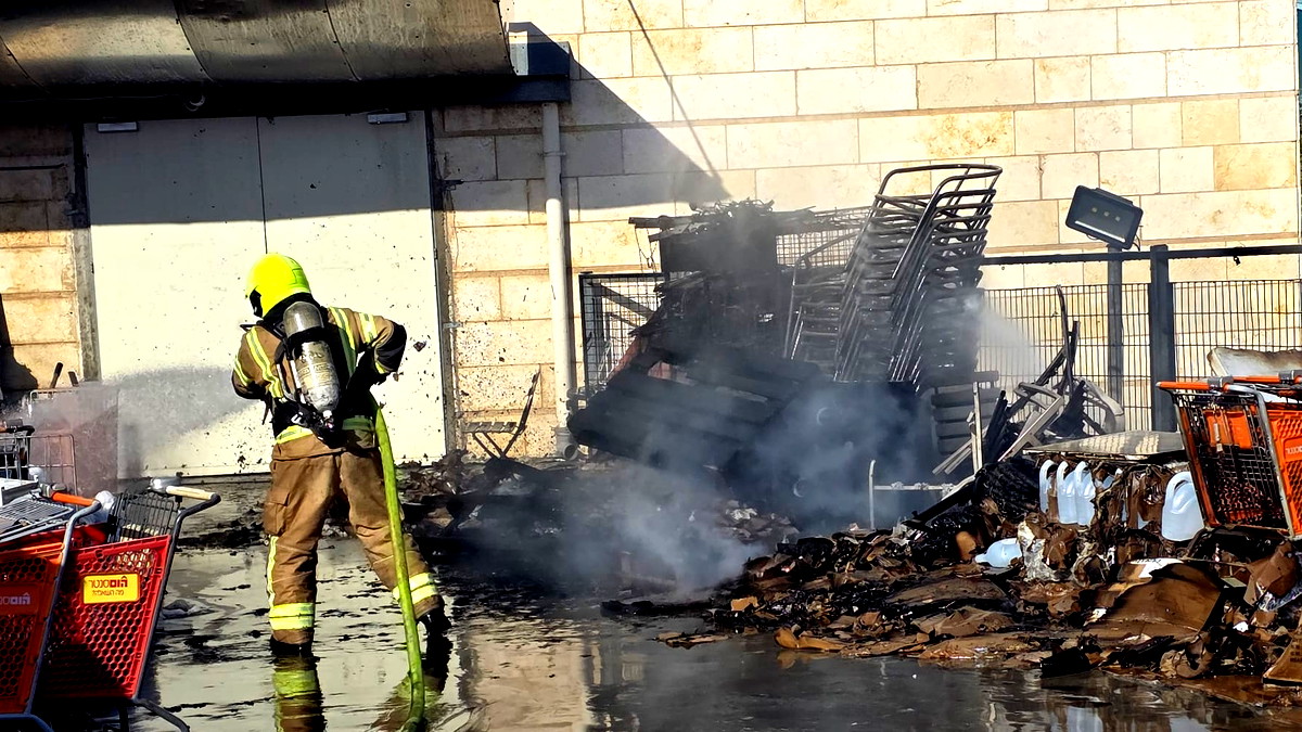 حيفا: حريق في مخزن قرب مجمّع كينيون حيفا دون إصابات