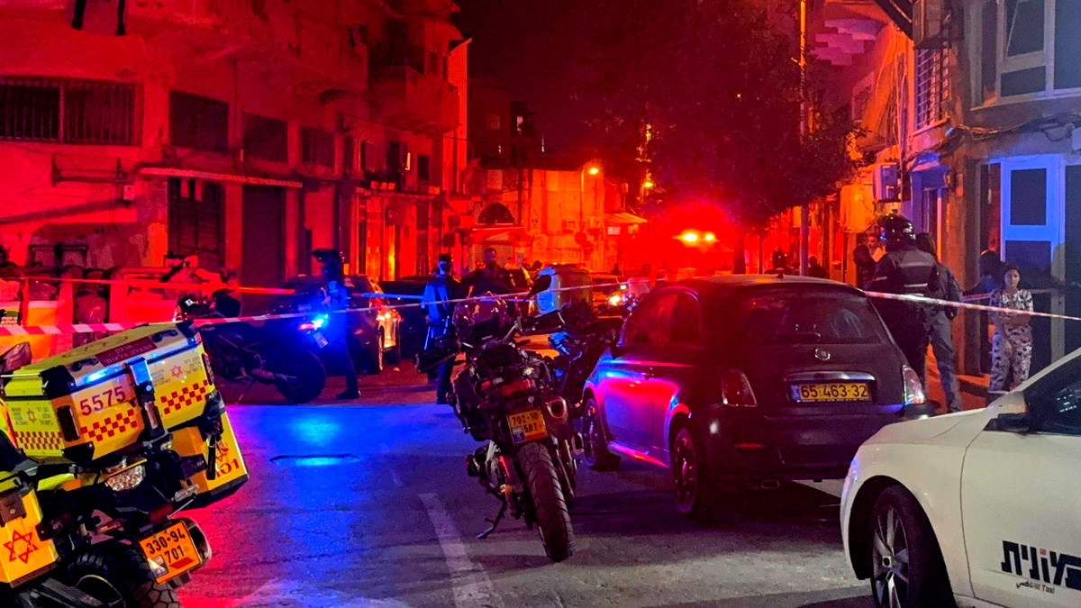 يافا: مصابان أحدهما بحالة خطيرة جرّاء تعرضهما لإطلاق نار