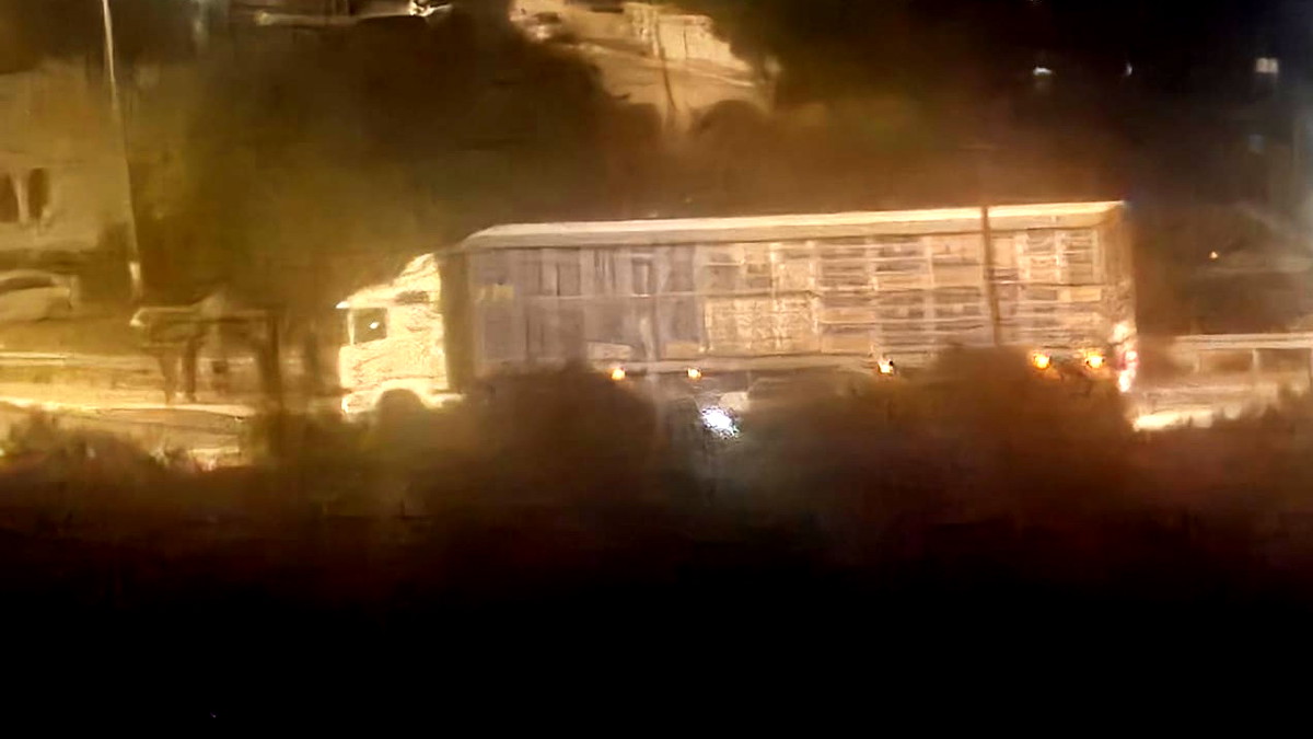 اصابة سائق شاحنة بجراح متوسطة اثر تعرضه لاطلاق نار قرب وادي سلامة