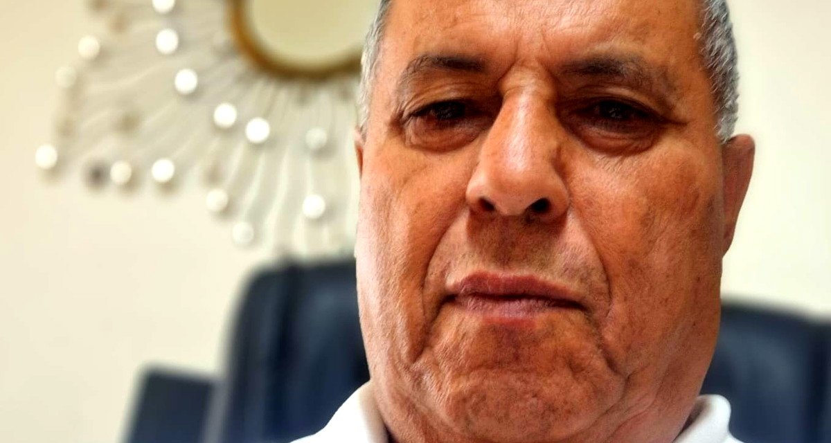 اقترح تعديل دستور لجنة المتابعة بحيث يلزم مكوناتها بقرارتها السياسية 