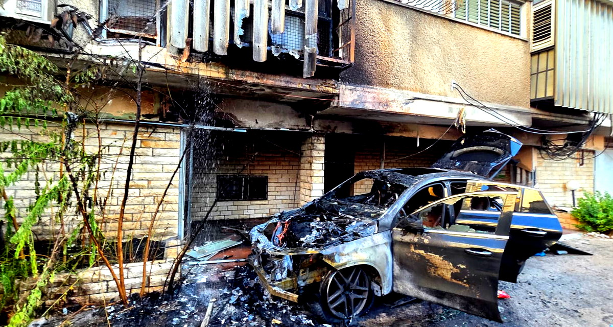 حيفا: حريق في مبنى سكني وانقاذ اربعة عالقين 