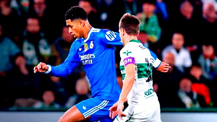 ريال مدريد ينجو من هزيمة تاريخية بملعب إلتشي ويترك هدية لبرشلونة