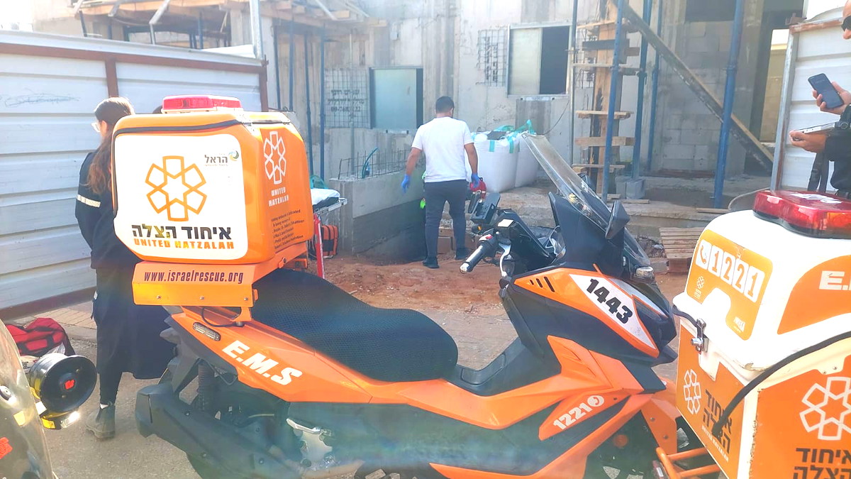 إصابة عامل (32 عامًا) إثر سقوطه من ارتفاع خمسة أمتار خلال عمله بورشة بناء في نتانيا