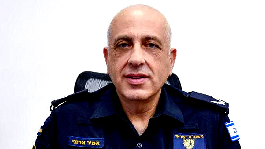 القناة 13: عزل قائد شرطة القدس تم بعد رفضه طلب بن غفير إدخال كتب ورموز يهودية إلى المسجد الأقصى