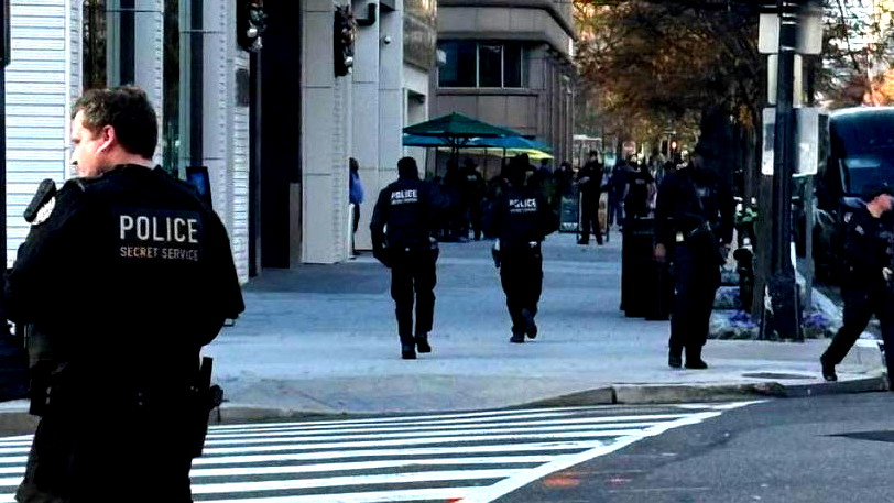 الولايات المتحدة: مقتل  جنود من الحرس الوطني قرب البيت الابيض في واشنطن وحالة استنفار في المنطقة 