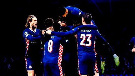 إيندهوفن يكتسح ليفربول في أنفيلد برباعية تاريخية في دوري أبطال أوروبا