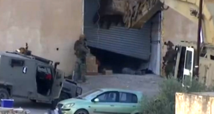 فيديو: جنود يطلقون النار باتجاه شابين من مسافة الصفر في جبل أبو ظهير بمدينة جنين