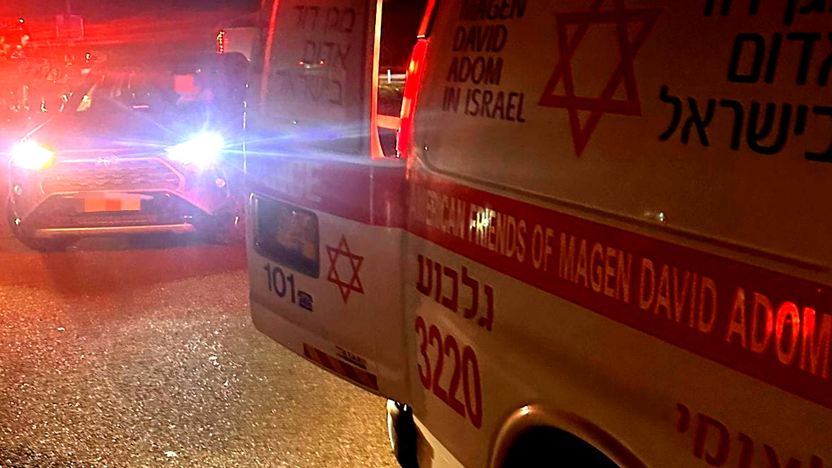 مجد الكروم: إصابة فتى (12 عاماً) بجراح متوسطة إثر انقلاب تركتورون