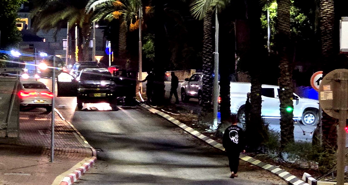 جت المثلث: اعتقال 4 أشخاص بشبهة الاعتداء على أفراد الشرطة والتسبب بأضرار بعد توافدهم عقب مقتل صباح أبو القيعان