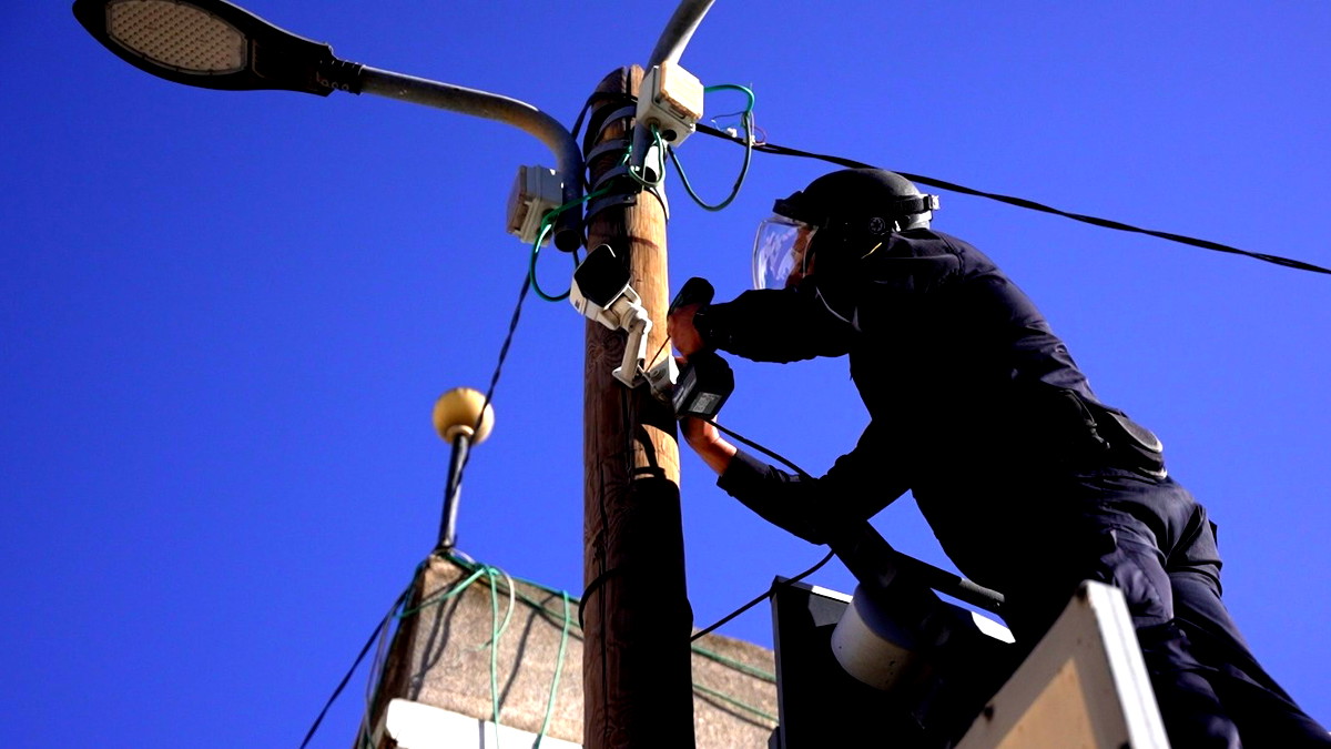 في إطار مكافحة الجريمة: الشرطة تزيل كاميرات مراقبة غير قانونية في كفركنا للاشتباه في استخدامها من قبل جهات إجرامية