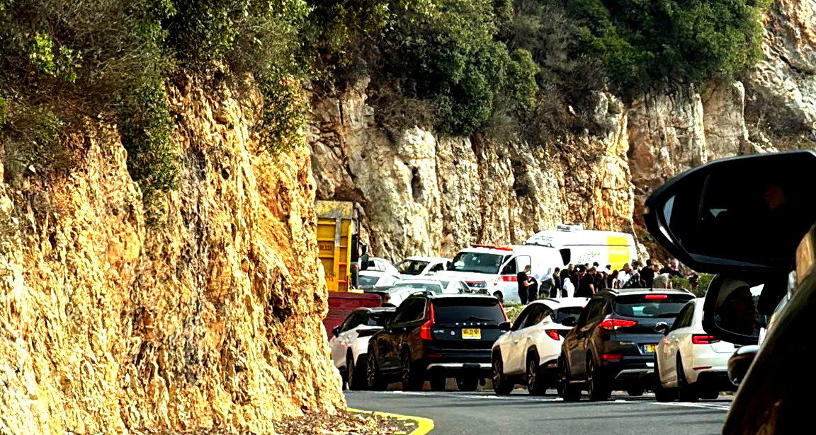 إصابة شاب (22 عامًا) بجروح متوسطة أثناء قيادته دراجة نارية على شارع 864 بين الرامة والبقيعة