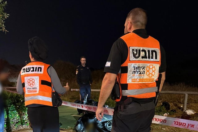 إصابة حرجة لسائق دراجة نارية (25 عامًا) إثر حادث سير ذاتي في أشكلون