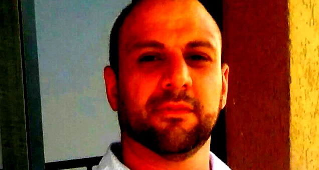 صَرْخَةُ الحُبِّ حينَ تَفِيقُ 