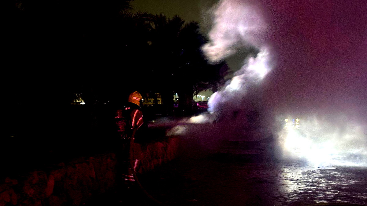 كونوا حذرين- نشوب حريق بمركبة كهربائيّة اللّيلة الماضية في جسر الزرقاء... لم تُسجل إصابات