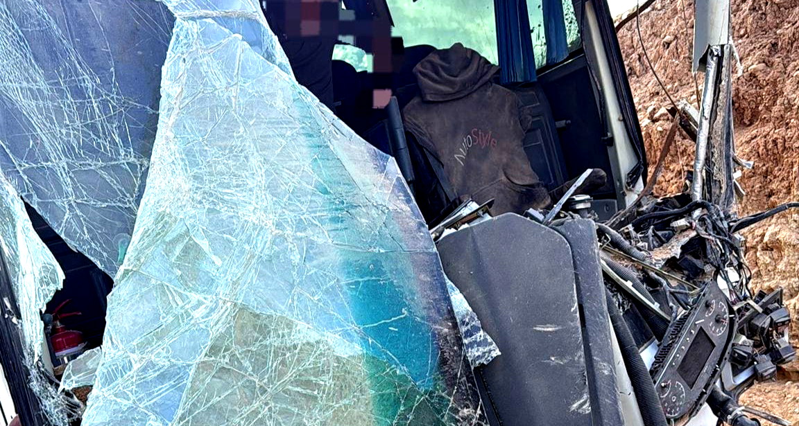 إصابة رجل (62 عامًا) بجروح متوسّطة إثر انقلاب حافلة على شارع 90 في منطقة الأغوار