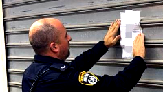 اغلاق اربعة مصالح تجارية بامر اداري في قلنسوة الطيبة و الطيرة بعد ضبط مقيمين غير شرعيين 