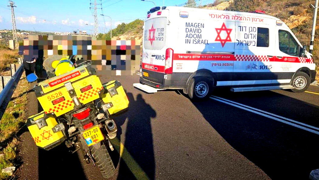 مصادر: إصابة إسرائيليين من جرّاء عملية طعن بالقرب من رام الله... تمّ تحييد المنفذ في المكان