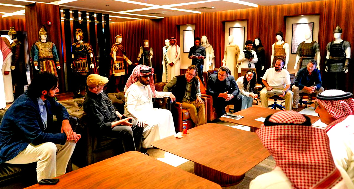 تركي آل الشيخ يزور استديوهات الحصن والقدية لمتابعة تحضيرات فيلم خالد بن الوليد 