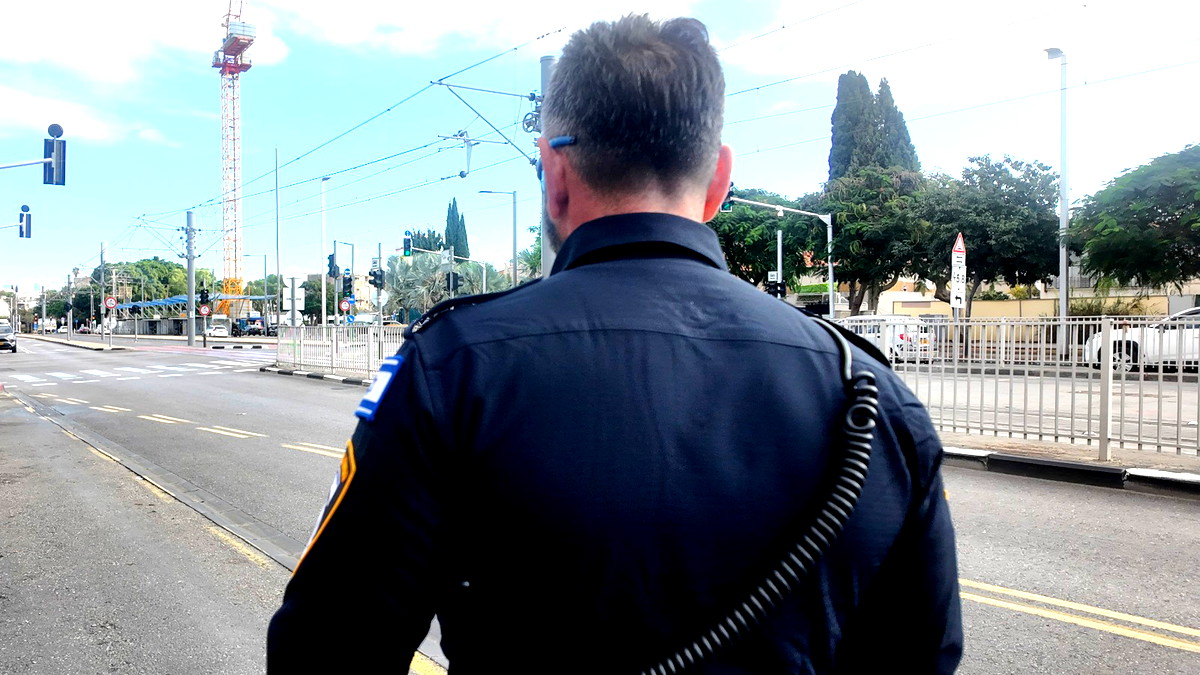 10 الاف شيكل غرامة استخدام الهاتف المحمول أثناء القيادة ومصادرة المركبة بعد تجاوز الإشارة الحمراء 