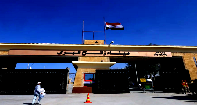 مصر ردا على إعلان إسرائيل فتح معبر رفح: تهجير الفلسطينيين خط أحمر 