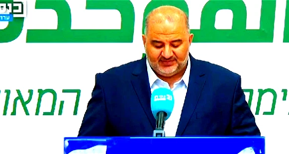 منصور عباس يتوجّه إلى السفارات الأجنبية طالباً التدخل لمنع إلغاء خطة تقدّم 550 