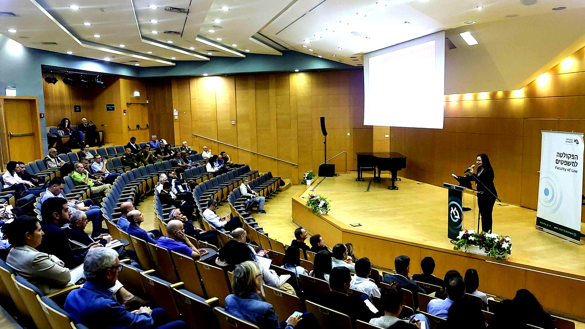 دراسة حديثة تكشف: ارتفاع خطر حوادث العمل بنسبة 23% خلال الحر الشديد.. وزارة العمل تتجه لإقرار "استراحة تبريد" إلزامية