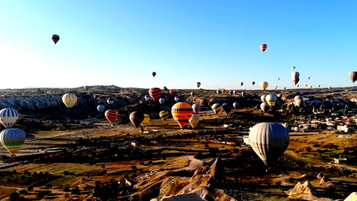 كابادوكيا: طبيعة خلابة وتجارب فريدة في واحدة من أشهر وجهات السياحة بتركيا