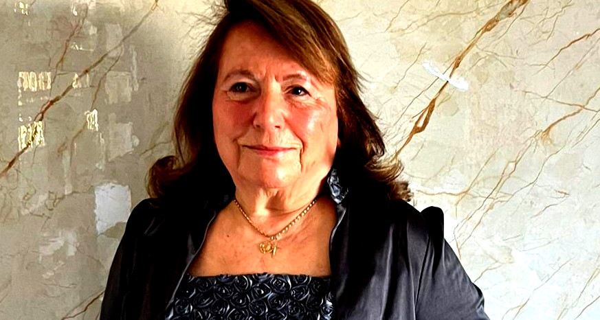 موشحات لِعيد الميلاد- جاءَ للكَوْنِ خَلاص