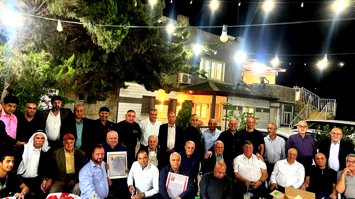 منتدى عزوتنا يهنئ الشيخ راسم ريان أبو أحمد بعودته من العمرة