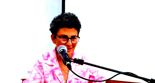 حين يتحوّل الكتاب إلى محكمة للوعي: قراءة وجودية-فكرية في كتاب