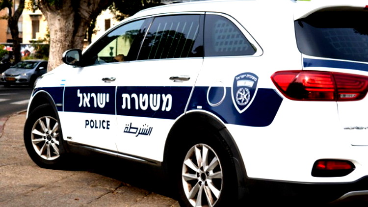 الشرطة تحذر من خطر الفيضانات وتغلق طرقًا في جنوب البلاد