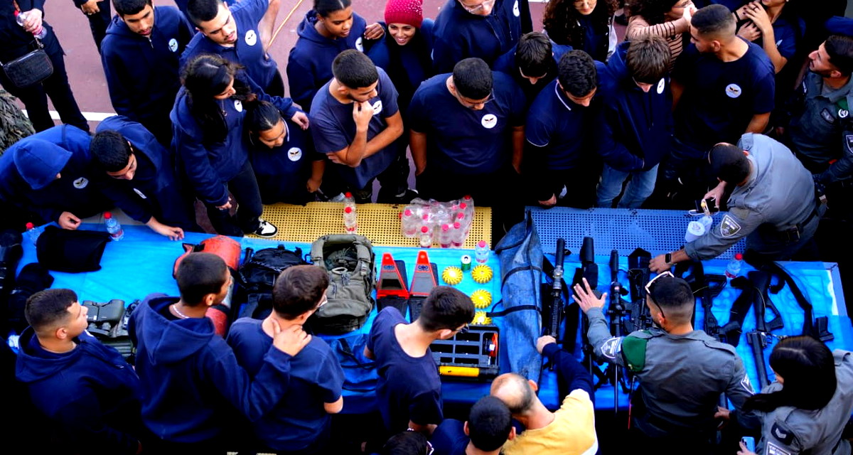 فعّاليات توعويّة وتربويّة لطلّاب العسر التّعليمي في طمرة بمبادرة وحدة نيابة المرور في الشّمال ووحدات شرطيّة وطواقم إنقاذ مختلفة 