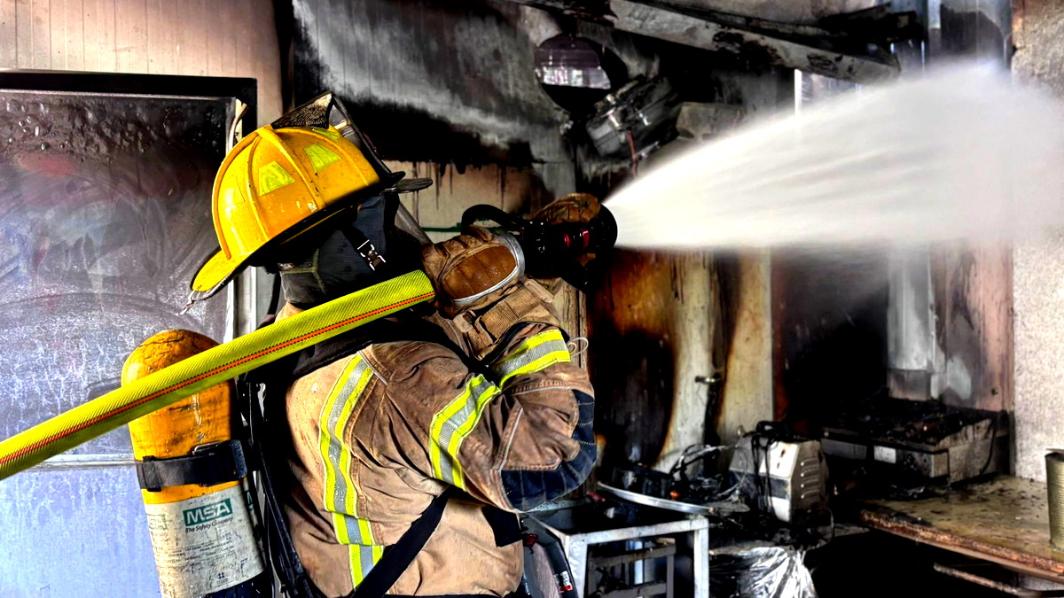 باقة الغربية: حريق في مخزن تجاري  