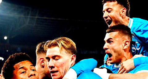 ثنائية هويلوند تعيد نابولي لصدارة الدوري الإيطالي بالفوز على يوفنتوس 