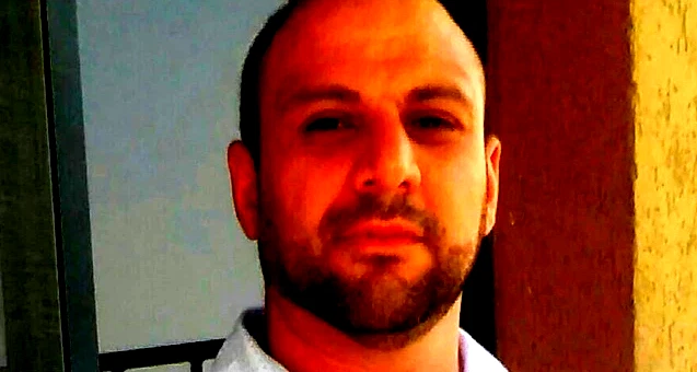 يا بَحْرُ… هَلْ تَحْمِلُ لِي الأبْصَارِ؟ 