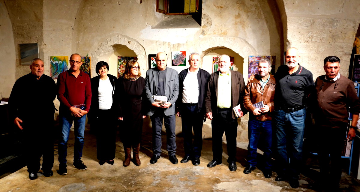 إشهار ديوانَي الشاعرة إيناس خورشيد فاهوم;ضُمَّةٌ من زعتر برِّيّ في جملة مفيدة و الرجل الرمادي في مكتبة مي وزيادة في النّاصرة 