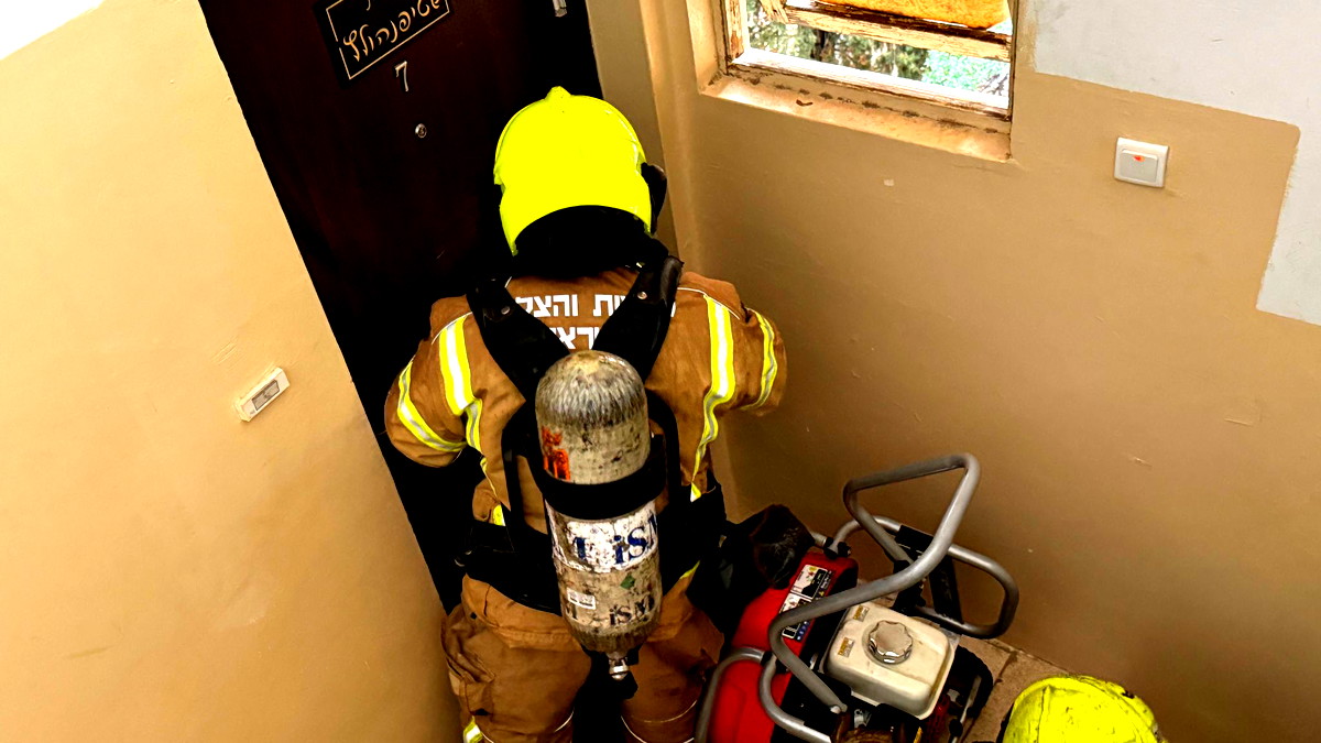 حيفا: مِنشَفِة تُركت داخل الفرن أدّت إلى اندلاع حريق في شقّة