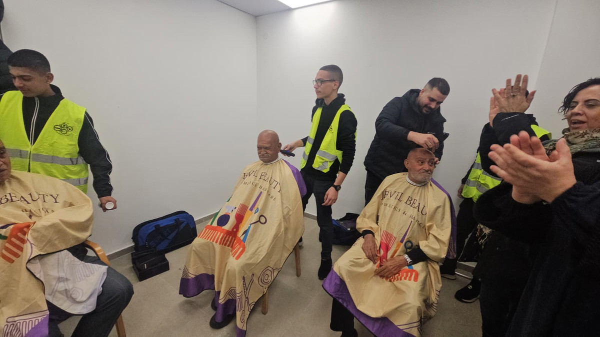 وحدة التطوّع تنظّم ورشة تجميلية تطوّعية بالتعاون مع مدرسة ابن الهيثم الصناعية  أم الفحم،