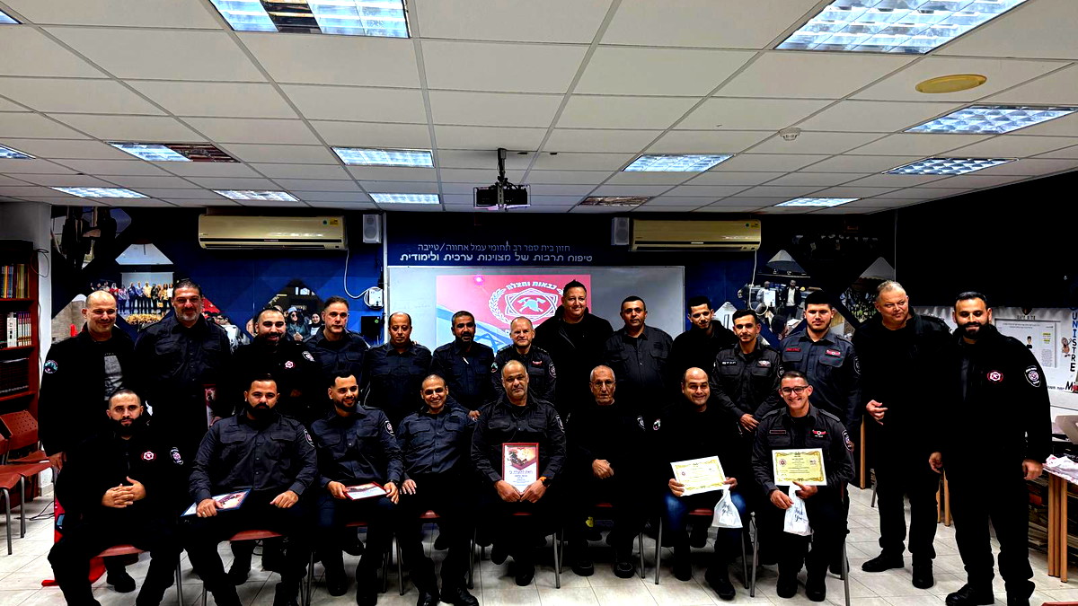 سلطة الإطفاء والإنقاذ: تخريج دفعة جديدة من المتطوعين في مدينتي قلنسوة والطيبة