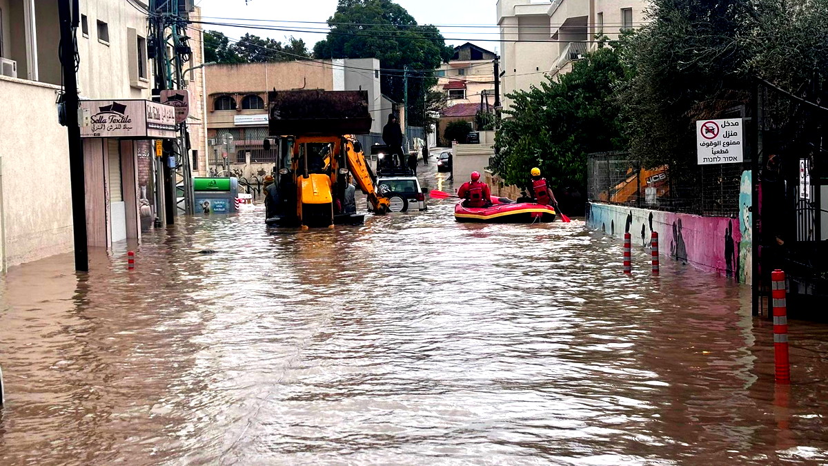  باقة الغربية  - غرق سيارات وشوارع وتخليص عالقين 
