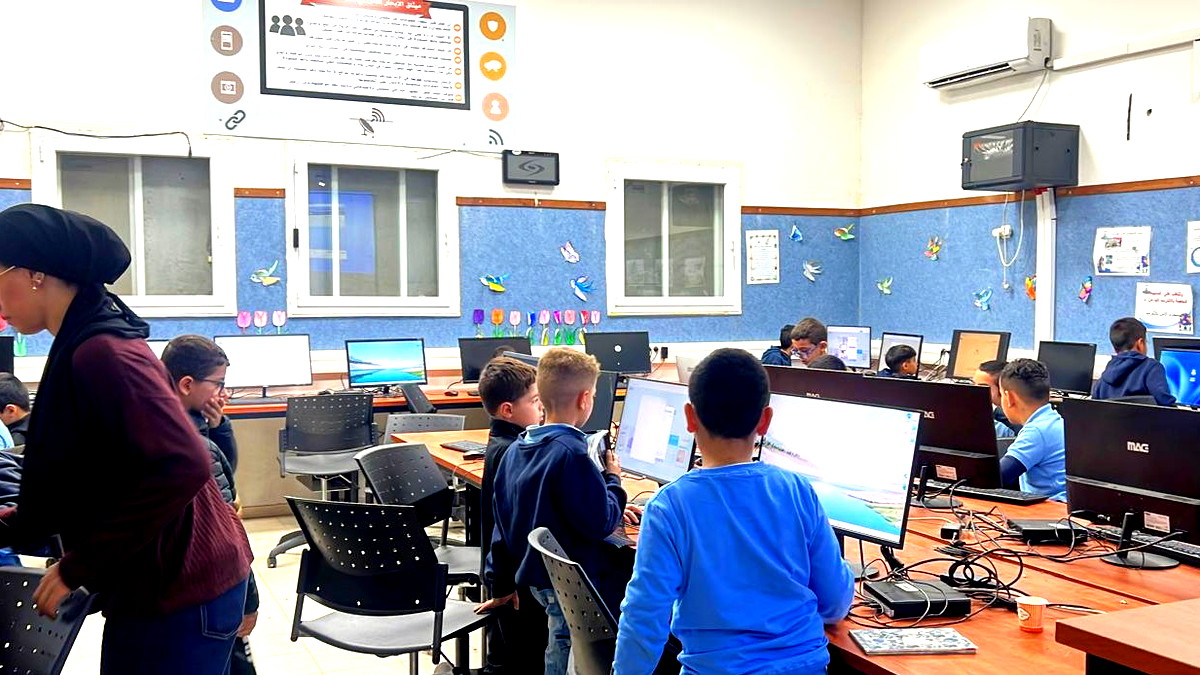 فعاليات متجددة تعزّز الإبداع والمهارات: برنامج “تحديات” يواصل فعالياته في مدارس أم الفحم