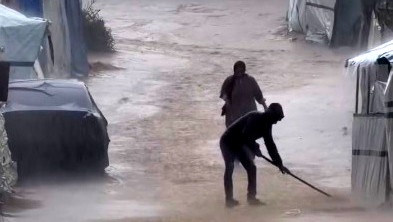 وفاة طفلة (9 أشهر) جراء البرد الشديد في الخيام بخان يونس جنوبي قطاع غزة