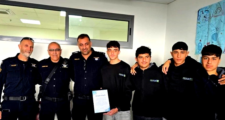 الوعي المروري مسؤولية جماعية – محاضرة هادفة وموسعة لطلاب مدرسة يانوح جث الإعدادية حول قوانين السير وأخطار الطريق 